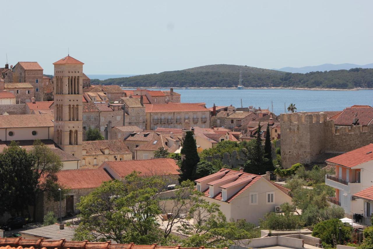Guest House Vuljan Χβαρ Εξωτερικό φωτογραφία