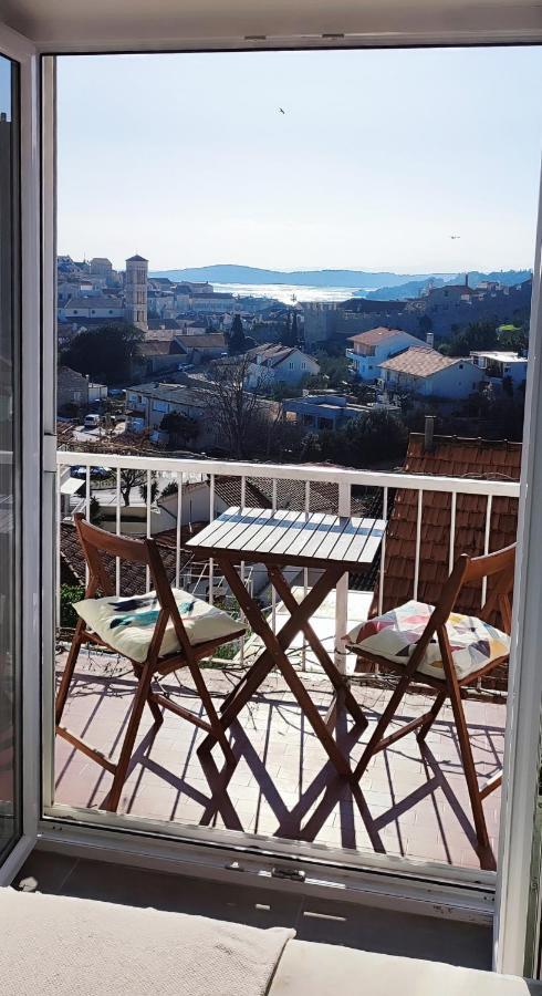 Guest House Vuljan Χβαρ Εξωτερικό φωτογραφία