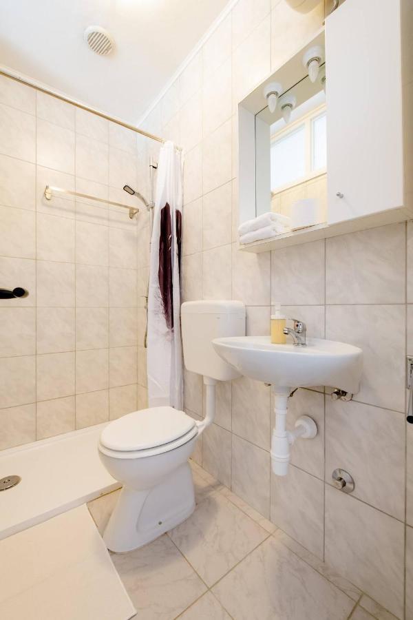 Guest House Vuljan Χβαρ Εξωτερικό φωτογραφία