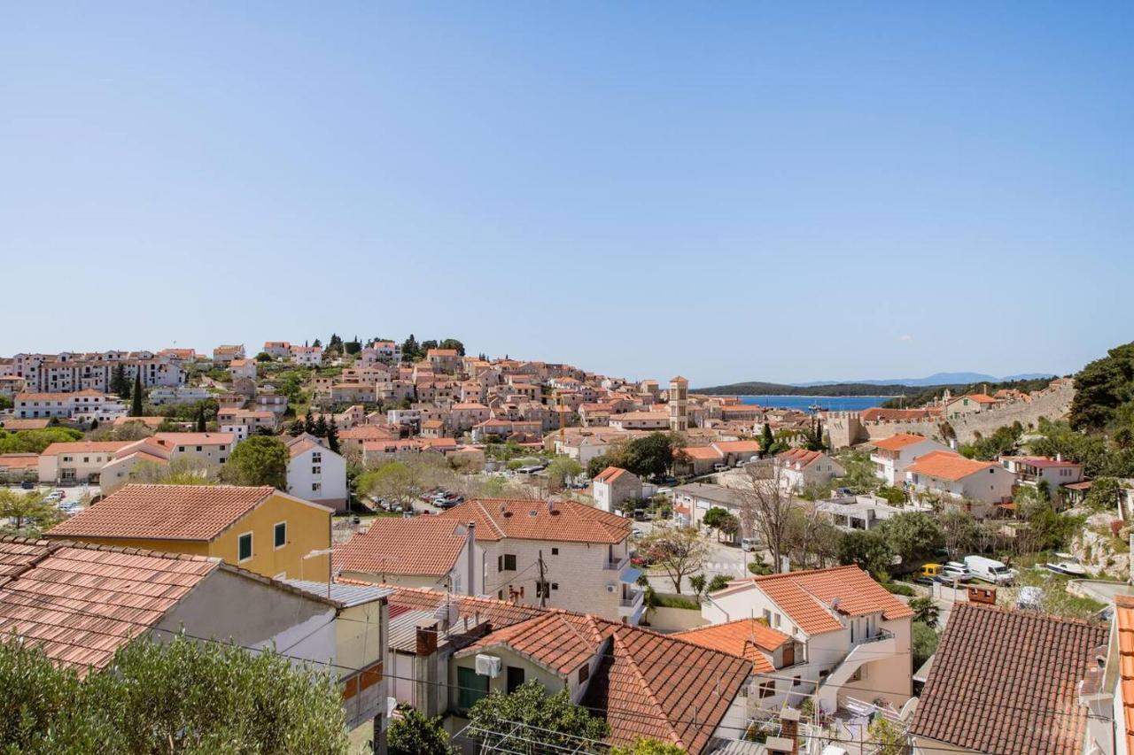 Guest House Vuljan Χβαρ Εξωτερικό φωτογραφία