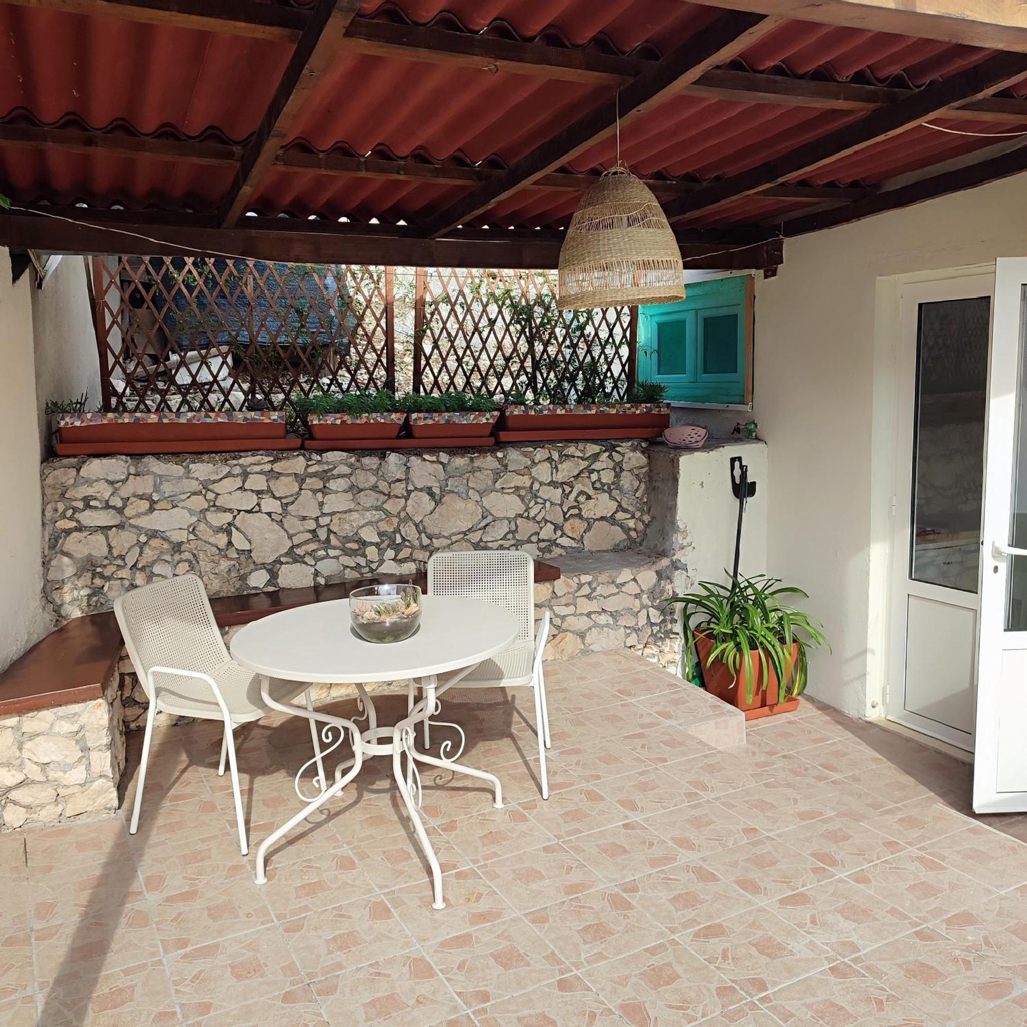 Guest House Vuljan Χβαρ Εξωτερικό φωτογραφία