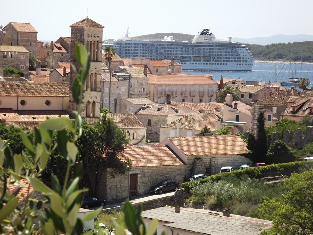 Guest House Vuljan Χβαρ Εξωτερικό φωτογραφία